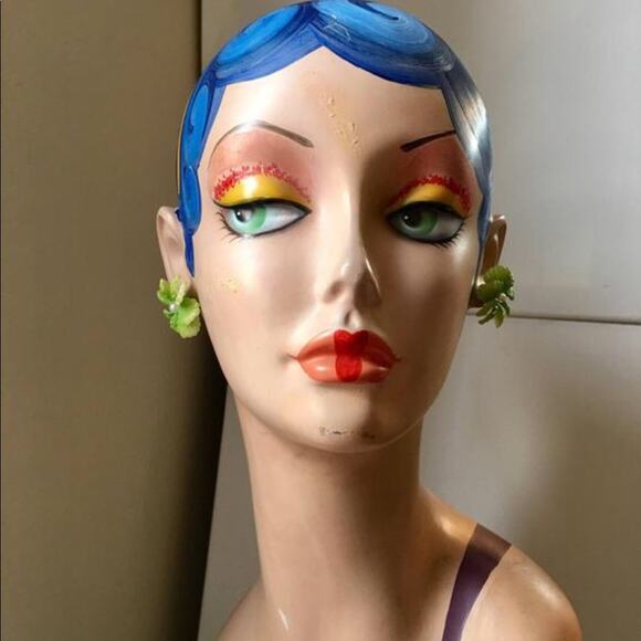 Vintage Green Flower with pearl statement earrings - Picture 6 of 9